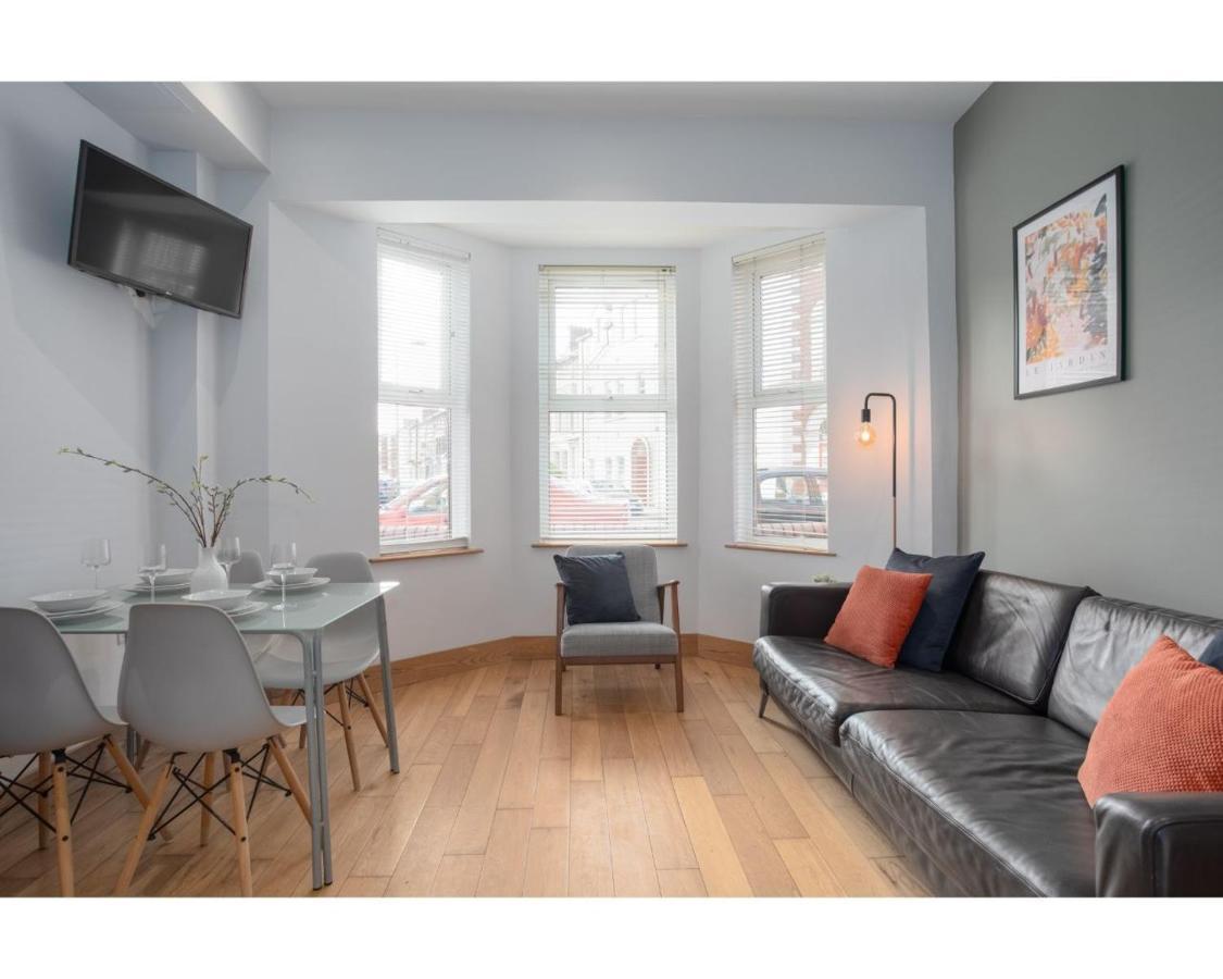 Central Belfast Apartments Eden Bagian luar foto