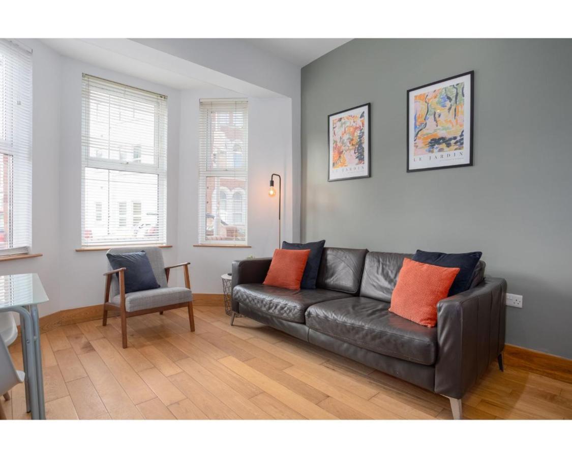 Central Belfast Apartments Eden Bagian luar foto